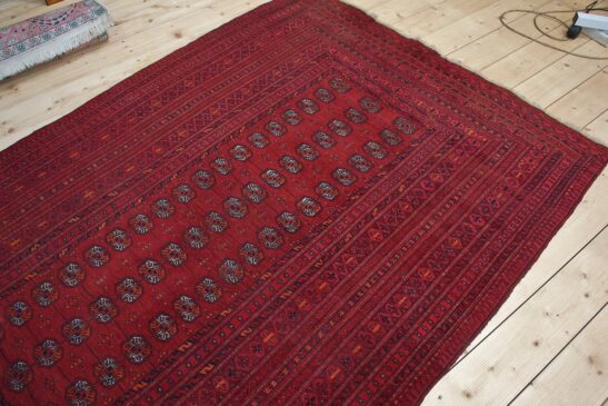 Naprawiony dywan turkmeński