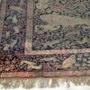 Oczyszczony z wiekowego brudu fragment dywanu